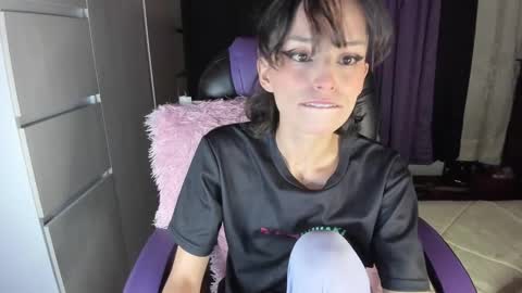 Snapshot of alien_universe chatting on February 21, 2025, 2:50 am Aiko Independent Model online show from February 21, 2025, 2:50 am