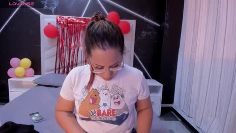 aliice_santos online show from February 16, 2026, 12:34 pm