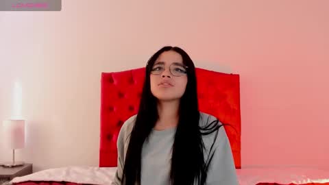 Snapshot of aliice_walker_ chatting on December 20, 2024, 6:45 pm aliice_walker_ online show from December 20, 2024, 6:45 pm