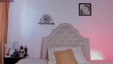 Snapshot of aliice_walker_ chatting on September 15, 2025, 1:33 pm aliice_walker_ online show from September 15, 2025, 1:33 pm