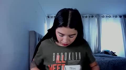 aliice_walker_ online show from February 16, 2026, 3:41 pm