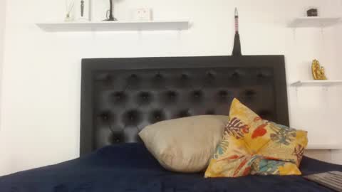 alika_jonhson_ online show from October 12, 2025, 2:10 am