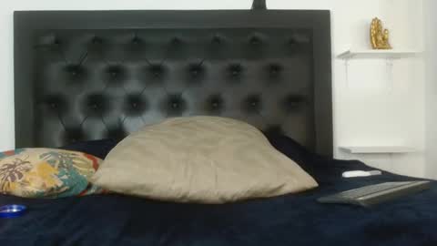 alika_jonhson_ online show from October 29, 2025, 9:22 am