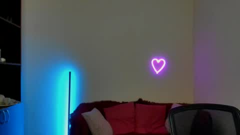 Snapshot of alika_lorens_talk chatting on March 6, 2025, 5:11 pm Alika online show from March 6, 2025, 5:11 pm