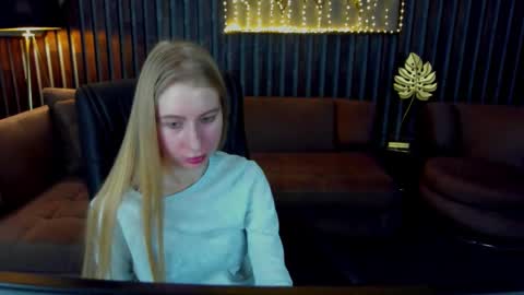Snapshot of alina__blonde chatting on March 21, 2026, 6:51 am Alina online show from March 21, 2026, 6:51 am