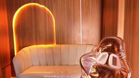 Snapshot of alina_b_ chatting on May 7, 2026, 8:25 pm alina_b_ online show from May 7, 2026, 8:25 pm