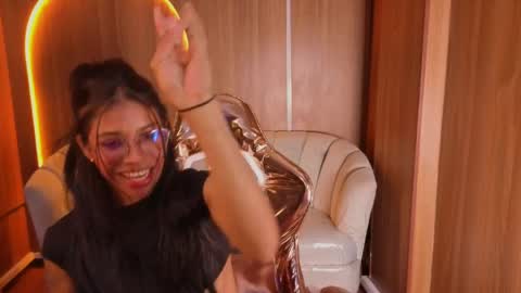 Snapshot of alina_b_ chatting on May 27, 2026, 1:57 am alina_b_ online show from May 27, 2026, 1:57 am