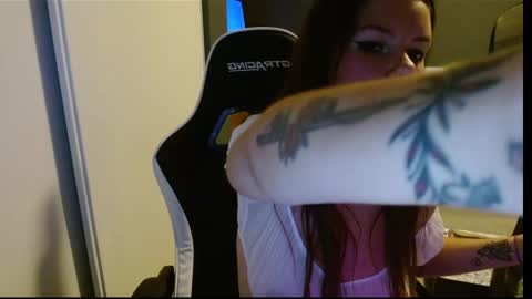 Snapshot of alina_nightshade chatting on October 8, 2025, 1:03 am Alina Nightshade online show from October 8, 2025, 1:03 am