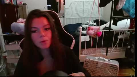 Snapshot of alina_nightshade chatting on June 21, 2026, 2:14 am Alina Nightshade online show from June 21, 2026, 2:14 am