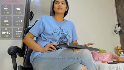 Snapshot of alina_sauvage_ chatting on March 1, 2026, 6:32 pm alina online show from March 1, 2026, 6:32 pm