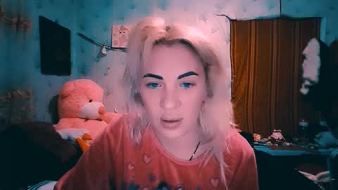 Snapshot of alinafrey_ chatting on October 19, 2025, 2:07 pm Alina online show from October 19, 2025, 2:07 pm