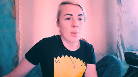 Snapshot of alinafrey_ chatting on October 31, 2025, 9:32 am Alina online show from October 31, 2025, 9:32 am