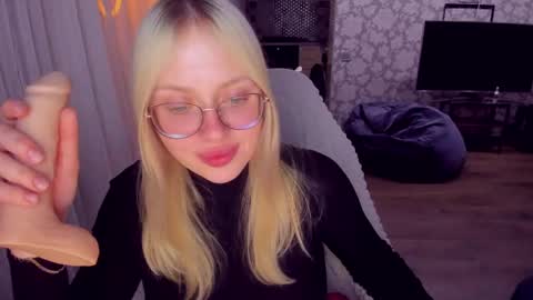 alinaocean online show from June 1, 2026, 9:27 pm