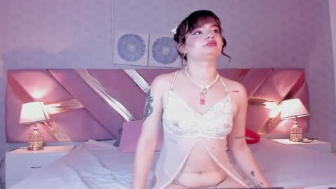 Snapshot of alinavoos chatting on November 5, 2025, 8:20 pm alinavoos online show from November 5, 2025, 8:20 pm