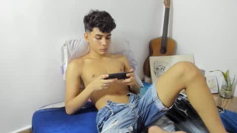 Snapshot of aliotttwink chatting on September 14, 2025, 2:54 am AliotTwink online show from September 14, 2025, 2:54 am