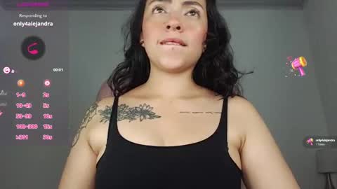 Snapshot of alisa__cain chatting on September 16, 2025, 5:19 am Alejandra online show from September 16, 2025, 5:19 am