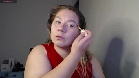 Snapshot of alisa_u chatting on November 12, 2025, 10:41 pm alisa_u online show from November 12, 2025, 10:41 pm