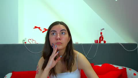 Alisa online show from May 30, 2026, 6:43 am