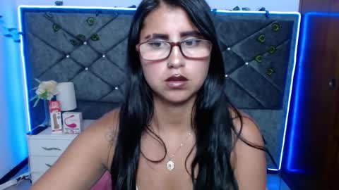 alisha_gamskar13 online show from April 16, 2026, 9:39 pm