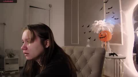 Alisia online show from October 23, 2025, 5:51 am