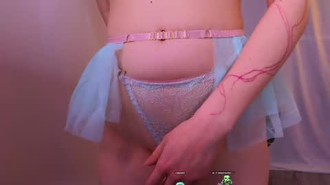 Alisia online show from December 16, 2024, 1:22 pm