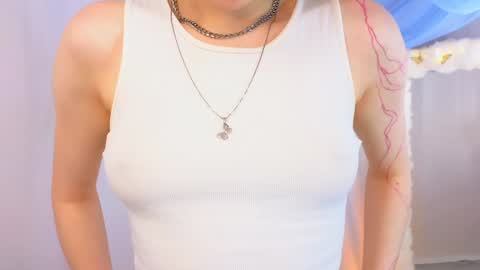 Alisia online show from January 17, 2025, 1:46 pm