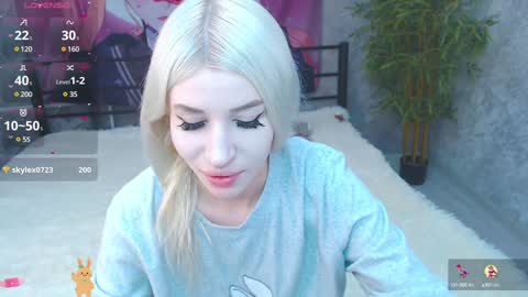 Snapshot of alison_moonlight chatting on December 15, 2024, 4:51 am Alison online show from December 15, 2024, 4:51 am