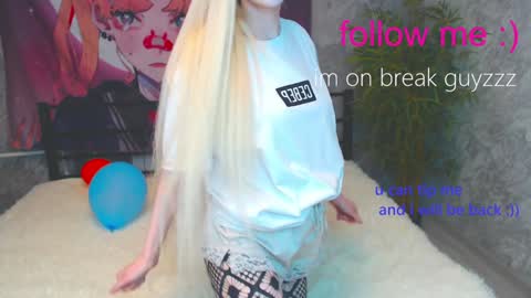 Snapshot of alison_moonlight chatting on December 30, 2024, 10:34 pm Alison online show from December 30, 2024, 10:34 pm