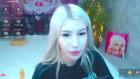 Snapshot of alison_moonlight chatting on February 14, 2025, 11:20 pm Alison online show from February 14, 2025, 11:20 pm