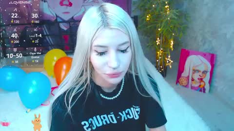 Snapshot of alison_moonlight chatting on February 15, 2025, 2:26 am Alison online show from February 15, 2025, 2:26 am