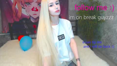 Snapshot of alison_moonlight chatting on February 25, 2025, 12:36 am Alison online show from February 25, 2025, 12:36 am