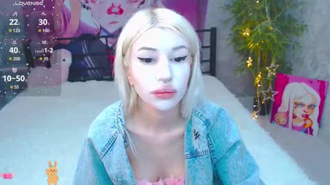 Snapshot of alison_moonlight chatting on March 1, 2025, 1:43 am Alison online show from March 1, 2025, 1:43 am