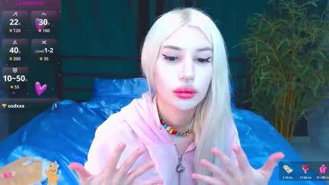 Snapshot of alison_moonlight chatting on September 10, 2025, 10:21 pm Alison online show from September 10, 2025, 10:21 pm