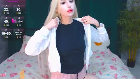 Snapshot of alison_moonlight chatting on October 2, 2025, 6:15 pm Alison online show from October 2, 2025, 6:15 pm