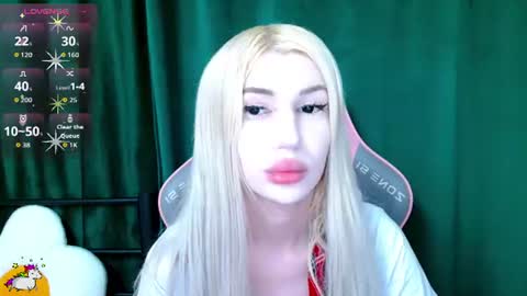 Snapshot of alison_moonlight chatting on August 7, 2026, 11:18 pm Alison online show from August 7, 2026, 11:18 pm