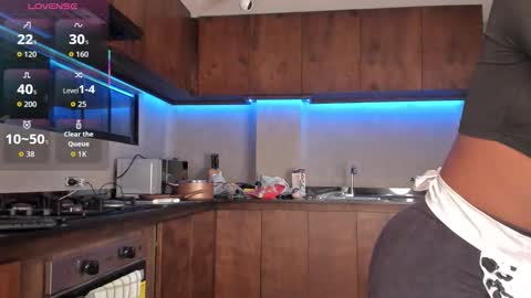 Alison Moon  online show from October 17, 2025, 11:07 pm