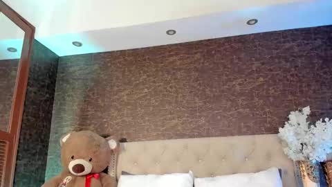 Alison Moon  online show from October 21, 2025, 11:16 pm