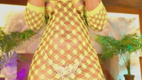 Alison Moon  online show from April 11, 2026, 10:36 pm