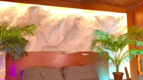 Alison Moon  online show from June 11, 2026, 10:41 pm