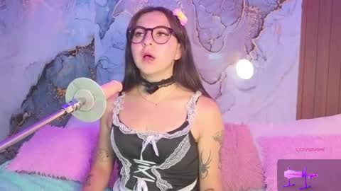 Snapshot of alissa_cute1 chatting on April 19, 2026, 8:22 pm Mia online show from April 19, 2026, 8:22 pm