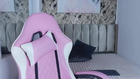 Snapshot of alissa_grace chatting on September 15, 2025, 1:11 pm Alison online show from September 15, 2025, 1:11 pm