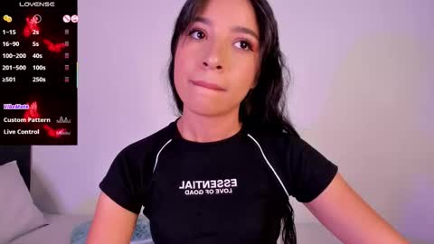 Mara  Isabel online show from September 21, 2025, 8:32 pm