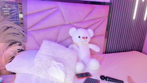 Snapshot of alisse_miller chatting on June 9, 2026, 4:57 am Alisse Miller online show from June 9, 2026, 4:57 am