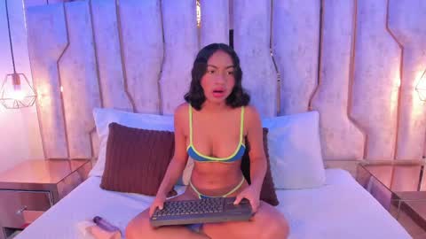 Snapshot of alisse_myers chatting on May 1, 2026, 3:11 am alisse_myers online show from May 1, 2026, 3:11 am