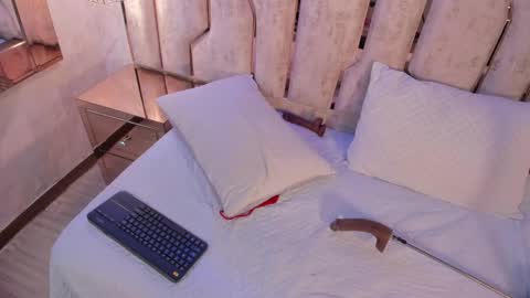 Snapshot of alisse_myers chatting on June 4, 2026, 4:40 am alisse_myers online show from June 4, 2026, 4:40 am