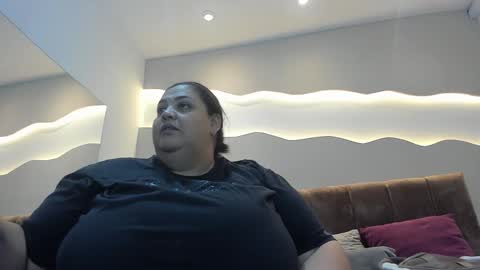 Alisson online show from November 8, 2025, 11:21 am