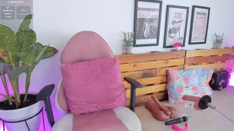 Snapshot of alisson_boobs chatting on November 10, 2025, 8:30 pm Alisson online show from November 10, 2025, 8:30 pm