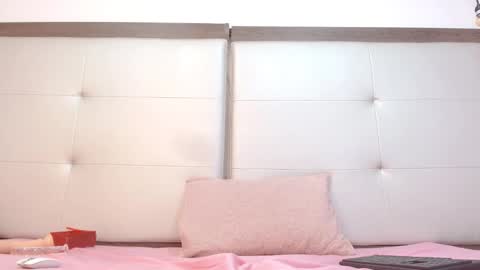 Snapshot of alisson_freckles chatting on December 12, 2024, 2:48 am Alisson online show from December 12, 2024, 2:48 am