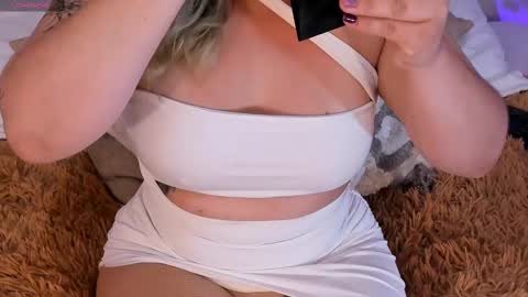 Snapshot of alissonjoneess chatting on November 3, 2025, 11:11 am Alisson Joness online show from November 3, 2025, 11:11 am