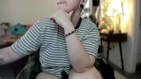 alix_valentine online show from October 25, 2025, 9:42 pm